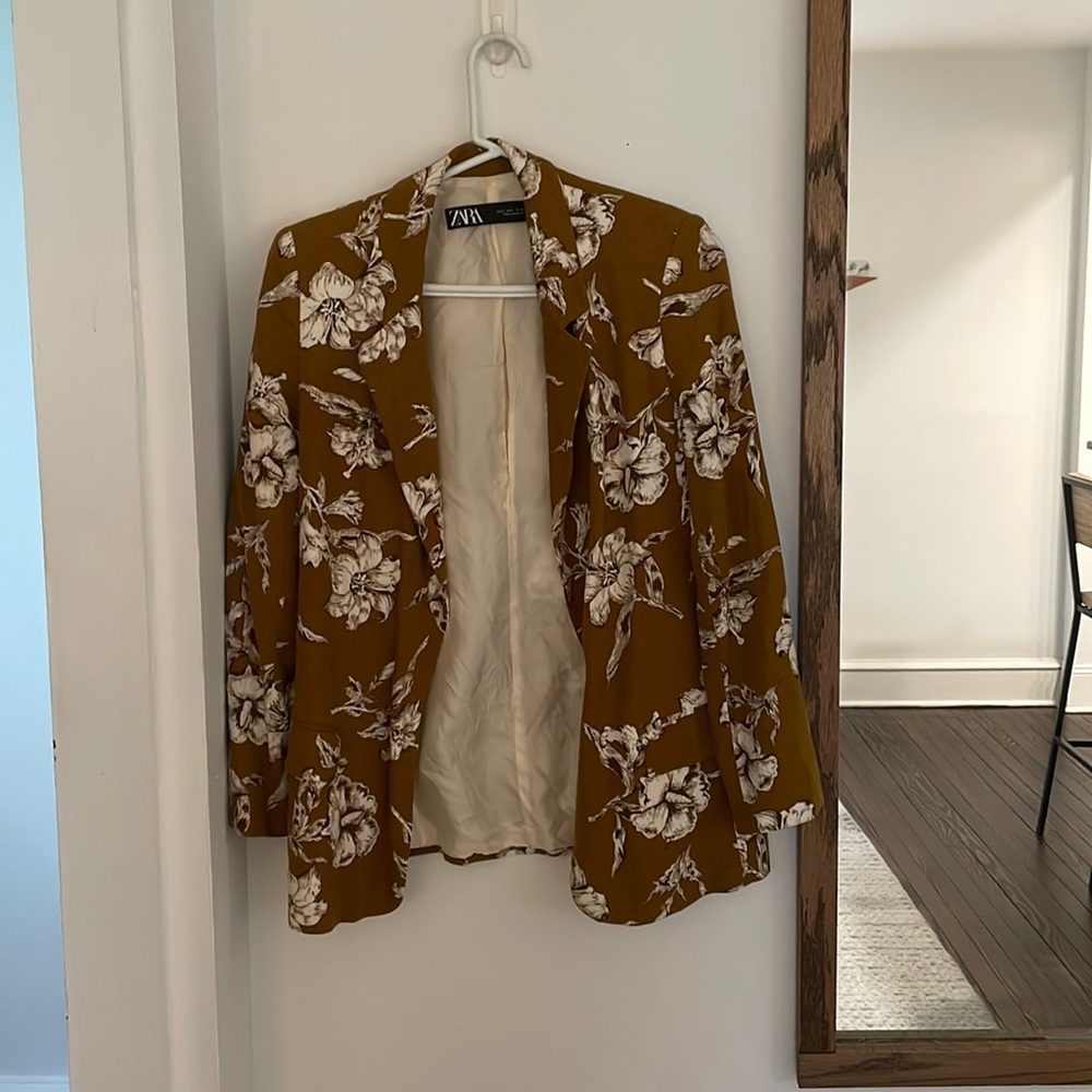Mustard blazer from Zara